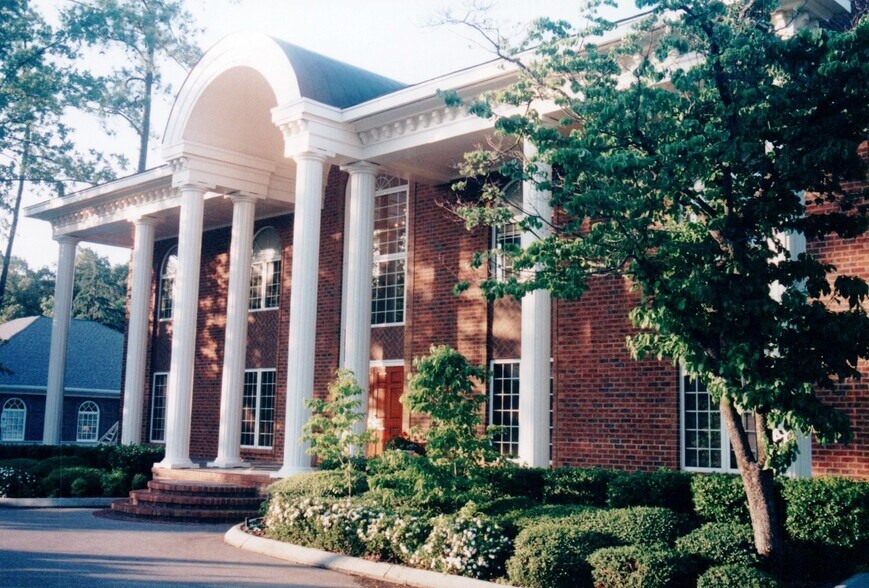 997 S Mcpherson Church Rd, Fayetteville, NC à louer - Photo de l’immeuble – Image 3 sur 7