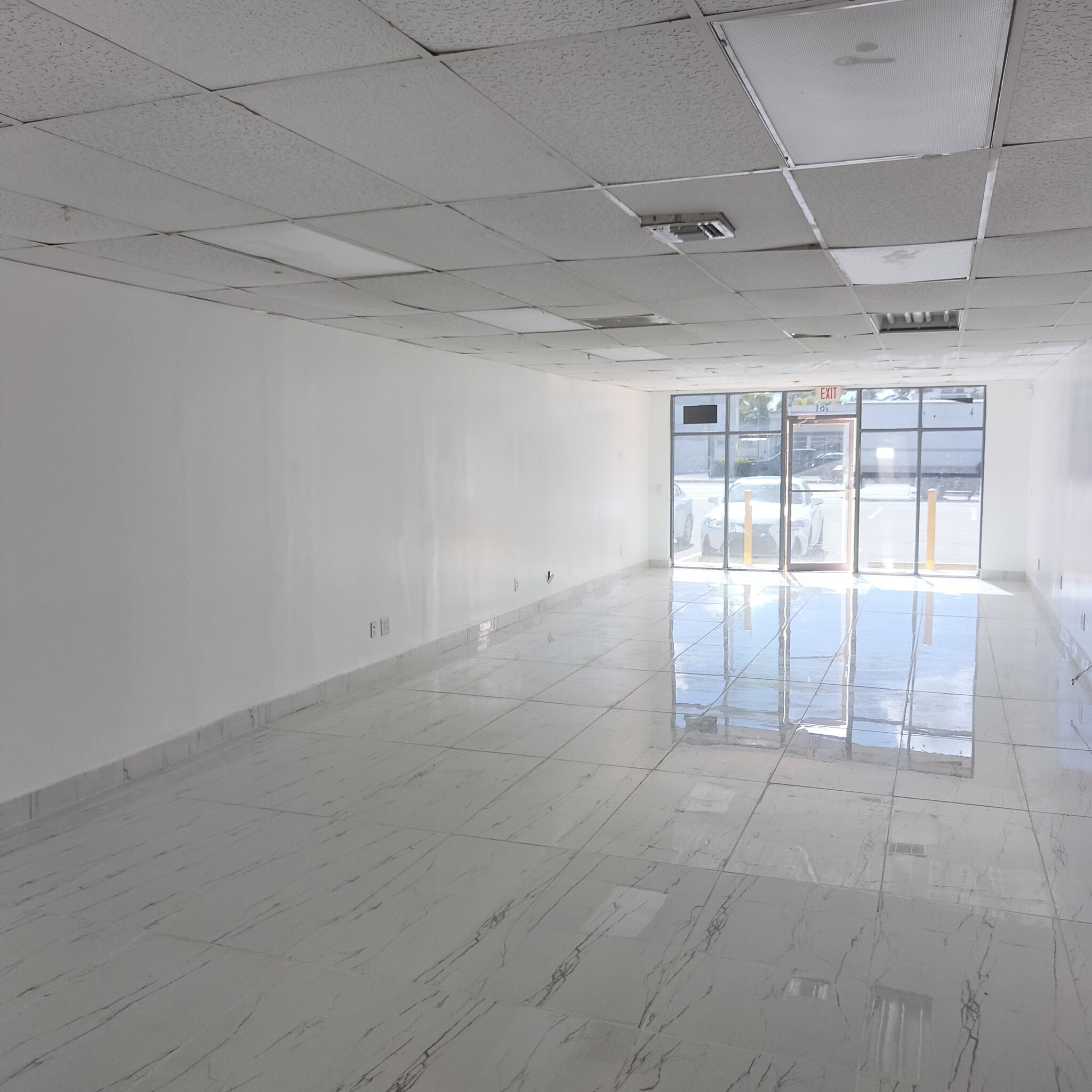 781 W Oakland Park Blvd, Oakland Park, FL à louer Photo intérieure– Image 1 sur 4