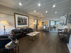 265 Laguna Ave, Laguna Beach, CA à louer Photo intérieure– Image 2 sur 12