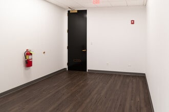 1701 E Woodfield Rd, Schaumburg, IL à louer Photo intérieure– Image 2 sur 7