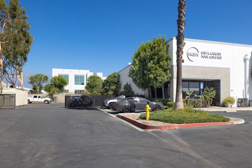 9216 Bally Ct, Rancho Cucamonga, CA à vendre - Photo de l’immeuble – Image 2 sur 34