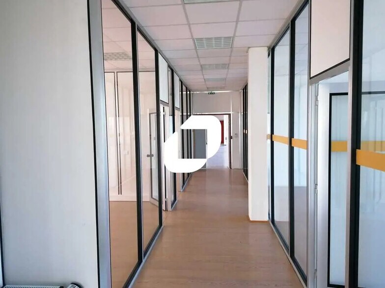 Bureau dans Bezons à louer - Photo de l’immeuble – Image 3 sur 5