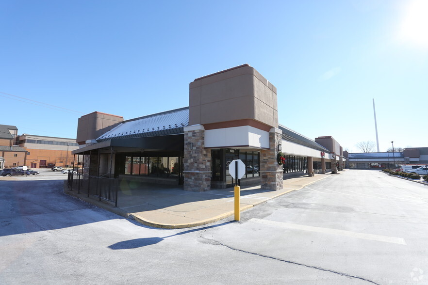 15828-15896 Manchester Rd, Ellisville, MO à louer - Photo de l’immeuble – Image 1 sur 14