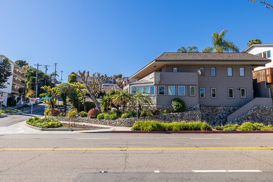 410 Broadway St, Laguna Beach, CA à vendre - Photo de l’immeuble – Image 3 sur 32