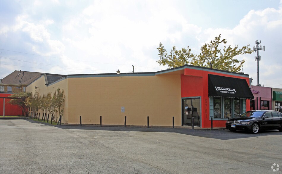 5701 Richmond Ave, Houston, TX à vendre - Photo principale – Image 1 sur 2