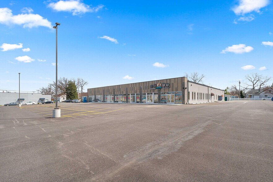 7103 W 111th St, Worth, IL à louer - Photo de l’immeuble – Image 2 sur 7
