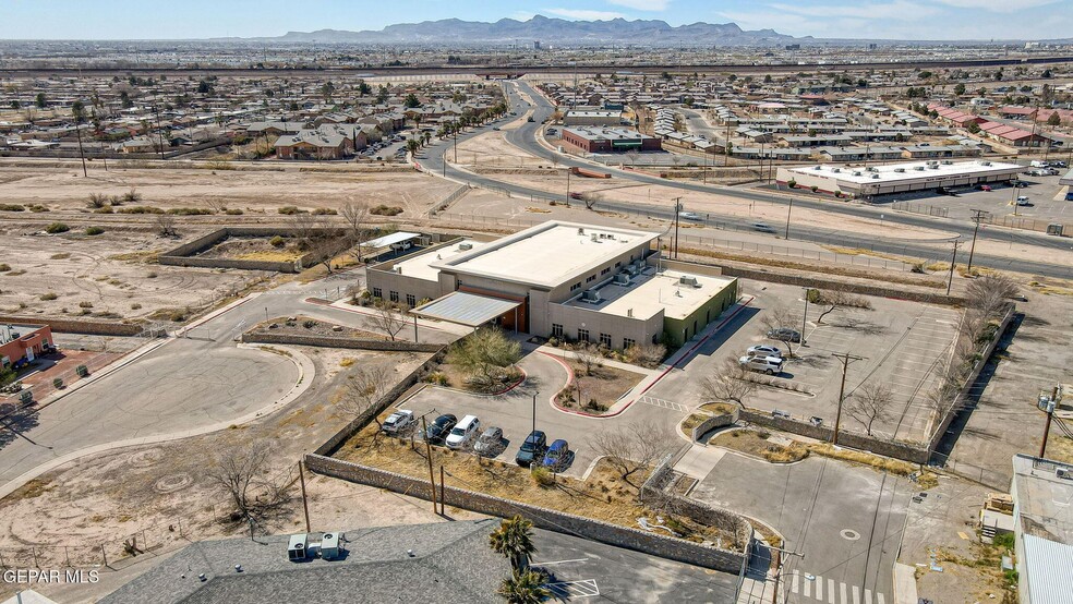 280 Ysleta Ln, El Paso, TX à vendre - Photo de l’immeuble – Image 2 sur 69