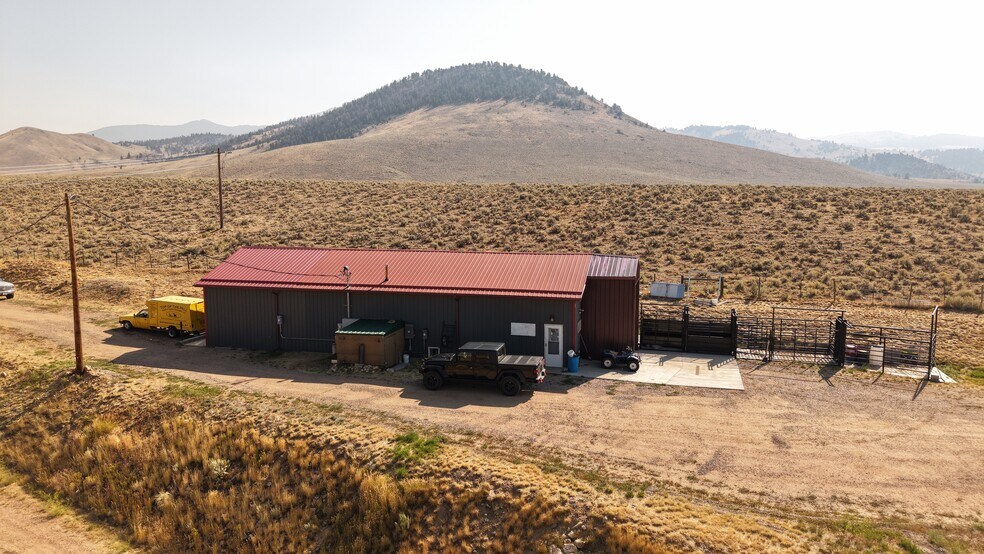 2900 Pioneer Mountains Scenic By-Way Way, Polaris, MT à vendre - Photo de l’immeuble – Image 2 sur 11