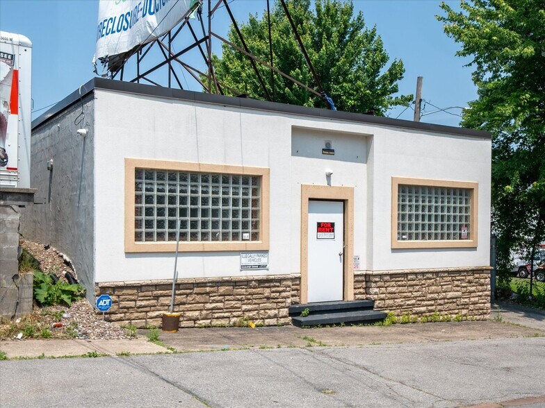 64 Spencer St, Rochester, NY à vendre - Photo de l’immeuble – Image 2 sur 37
