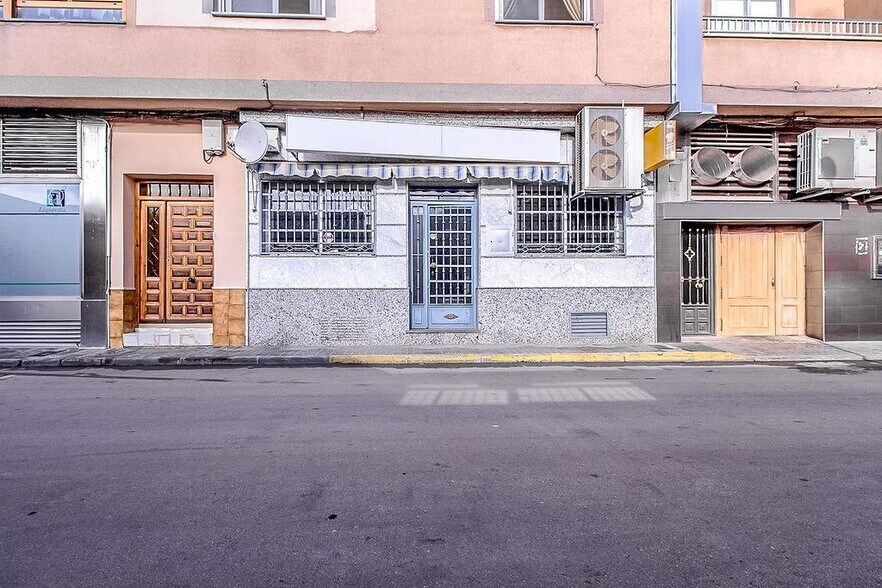 Immeuble residentiel dans Valdepeñas, Ciudad Real à vendre - Photo de l’immeuble – Image 3 sur 11