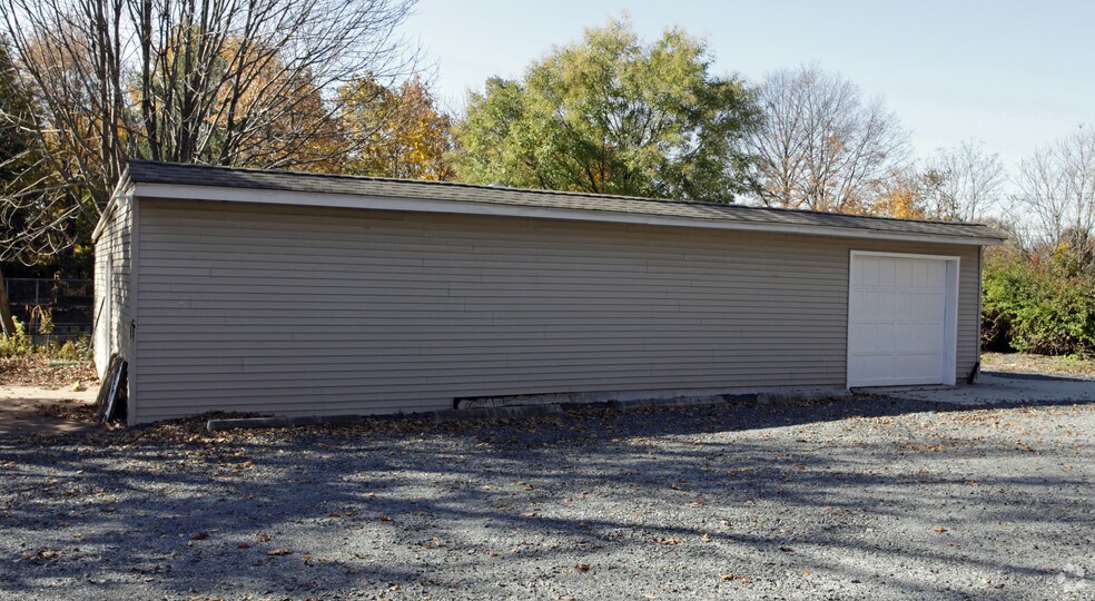 33 Kuser Rd, Trenton, NJ à vendre - Photo de l’immeuble – Image 2 sur 5