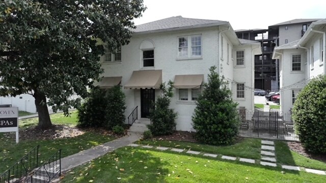 1017 17th Ave S, Nashville, TN à louer - Photo de l’immeuble – Image 2 sur 11
