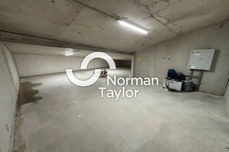 Local d’activités dans Montpellier à louer - Photo de l’immeuble – Image 3 sur 9