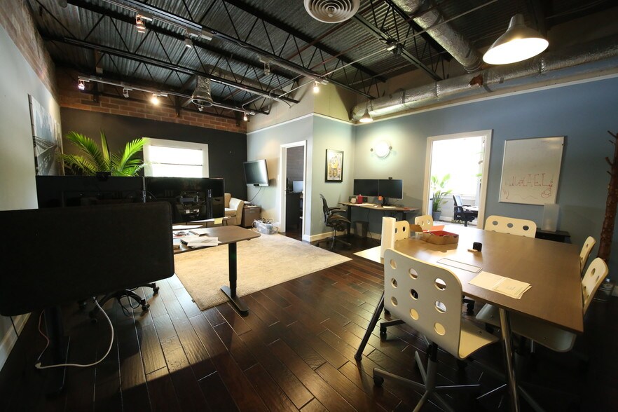 2003 N Lamar Blvd, Austin, TX à louer - Photo de l’immeuble – Image 3 sur 11