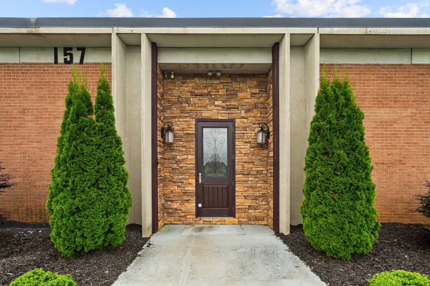 157 Industrial Dr, King, NC à louer - Photo de l’immeuble – Image 3 sur 38