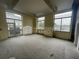 Plus de détails pour Local d'activités à louer