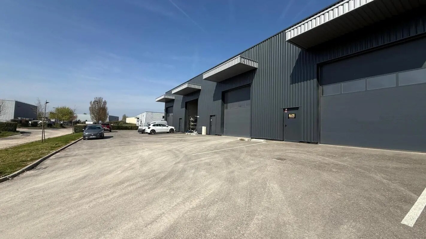 Industriel/Logistique dans Péronnas à vendre Photo principale– Image 1 sur 3