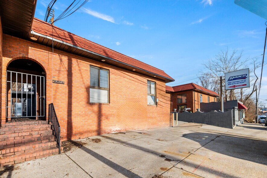 5091 Umbria St, Philadelphia, PA à louer - Photo de l’immeuble – Image 3 sur 3