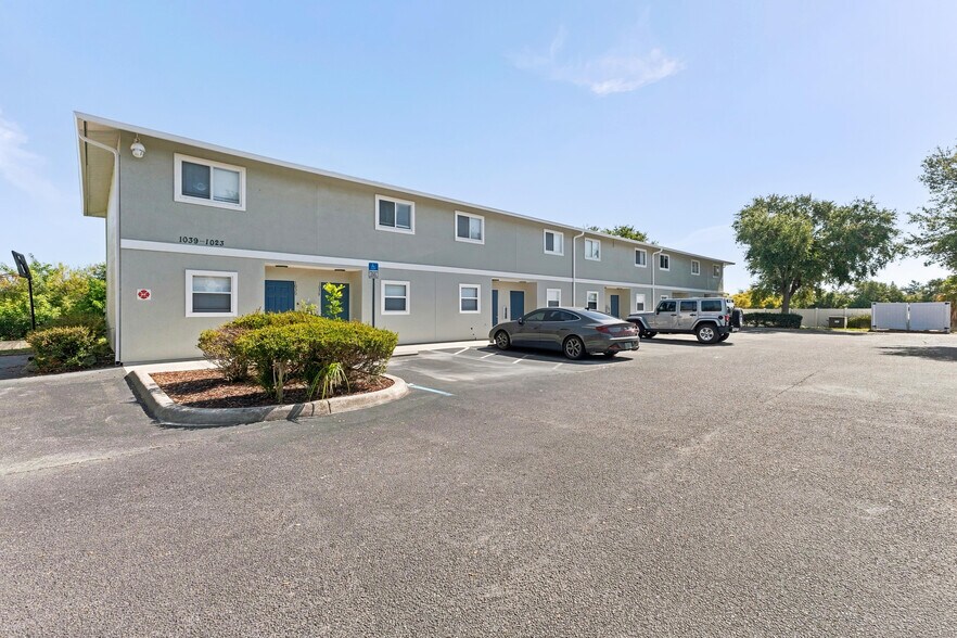 1007 W 57th Ave W, Bradenton, FL à vendre - Photo de l’immeuble – Image 3 sur 25