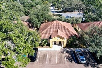 6989 E Fowler Ave, Temple Terrace, FL à louer Photo intérieure– Image 2 sur 15