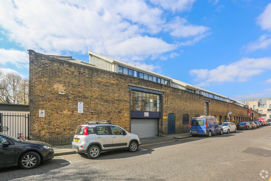 5 Conlan St, Londres à louer - Photo de l’immeuble – Image 2 sur 33