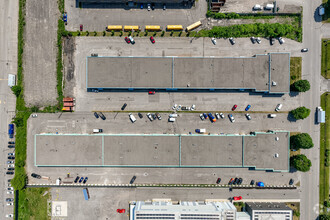 12704-12768 Boul Industriel, Montréal, QC - VUE AÉRIENNE  vue de carte - Image1