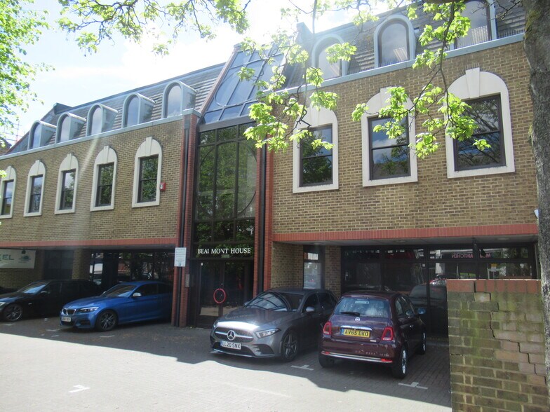 Lambton Rd, Londres à louer - Photo de l’immeuble – Image 1 sur 4