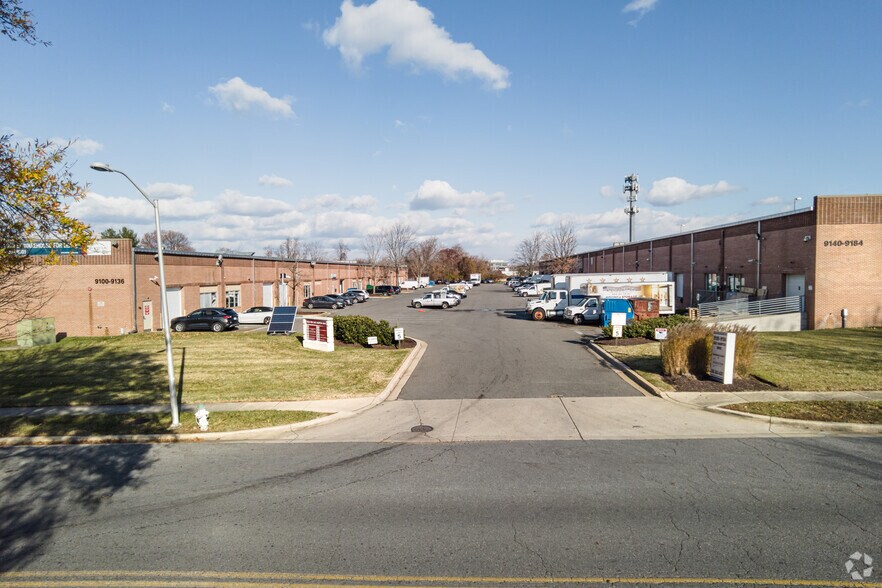 9100-9136 E Hampton Dr, Capitol Heights, MD à louer - Photo de l’immeuble – Image 2 sur 8