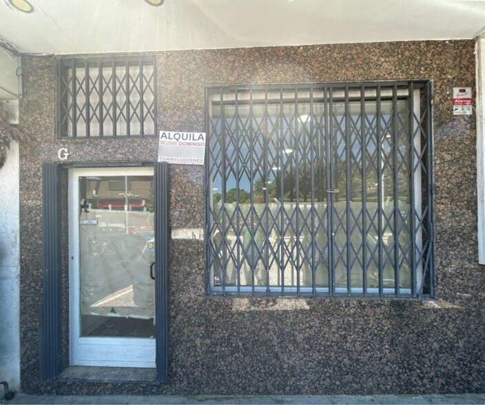 Local commercial dans Torrelodones, Madrid à louer - Photo de l’immeuble – Image 1 sur 1