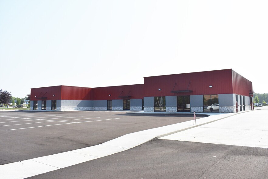 1747 Center Ave, Janesville, WI à louer - Photo de l’immeuble – Image 3 sur 5