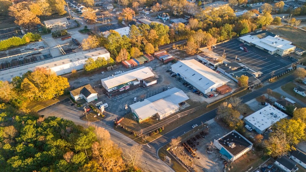 3155 E Ponce de Leon Ave, Scottdale, GA à louer - Photo de l’immeuble – Image 2 sur 3
