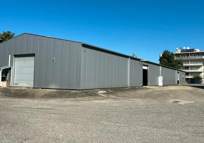 Plus de détails pour Bureau, Local d'activités à louer