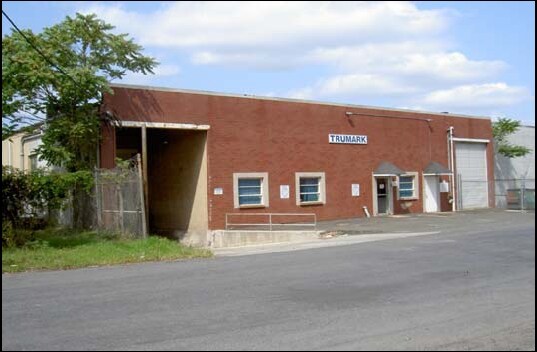 817 Pennsylvania Ave, Linden, NJ à louer - Photo de l’immeuble – Image 2 sur 5