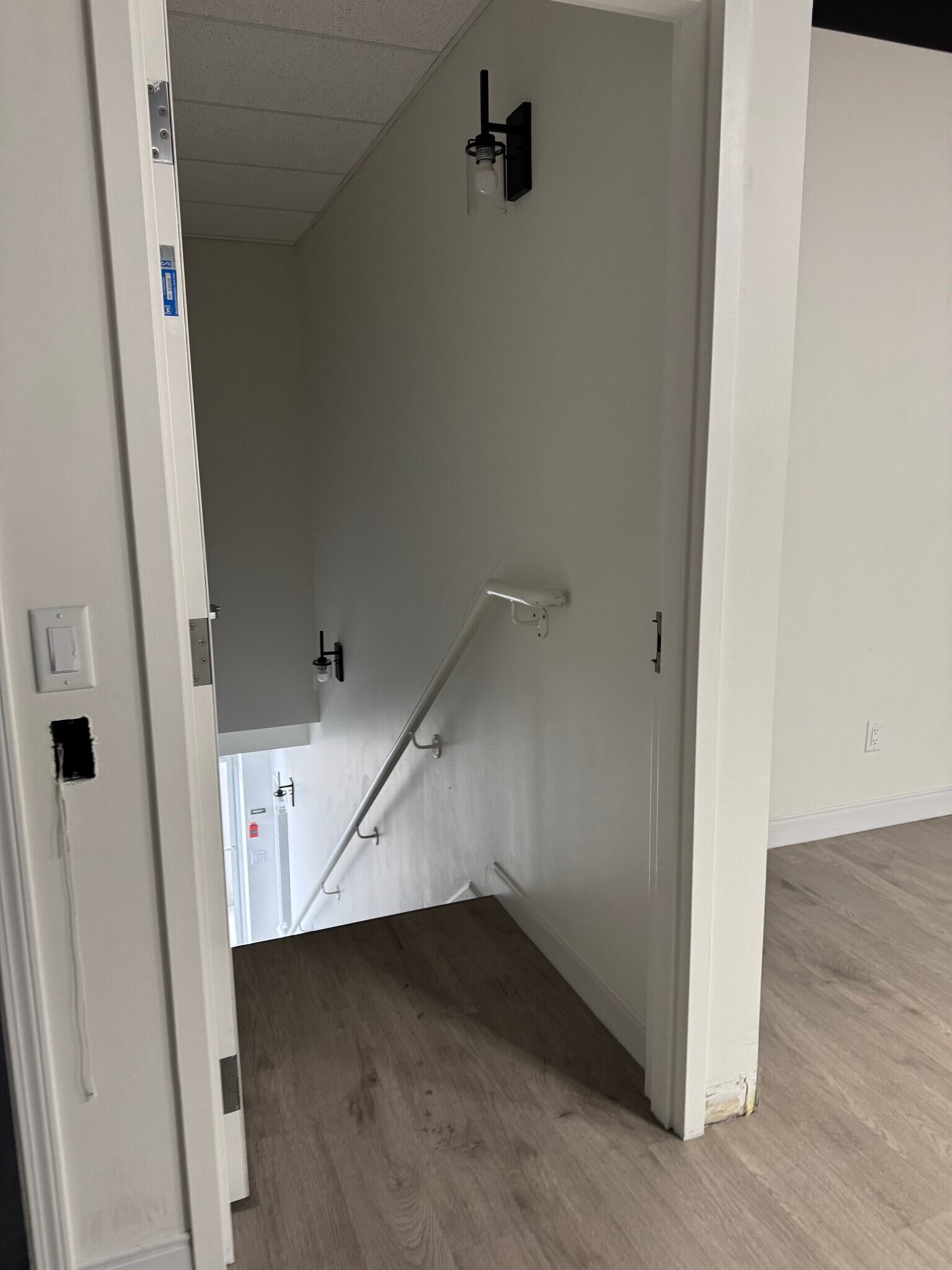 2550 Acland Rd, Kelowna, BC à vendre Photo principale– Image 1 sur 9