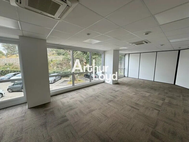 Bureau dans Valbonne à louer - Photo de l’immeuble – Image 3 sur 6