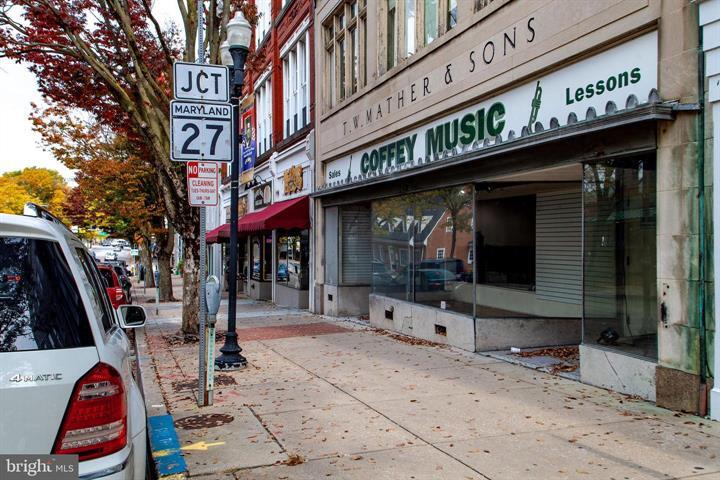 31-33 E Main St, Westminster, MD à vendre - Photo de l’immeuble – Image 1 sur 11