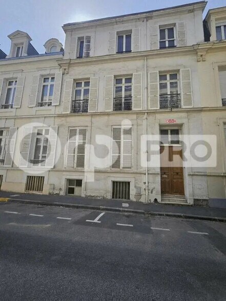 Local d'activités dans Reims à vendre - Photo de l’immeuble – Image 1 sur 12