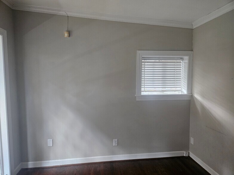 1012 W Fifth St, Winston-Salem, NC à louer - Photo de l’immeuble – Image 3 sur 8