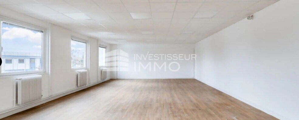 Local d’activités dans Gennevilliers à louer - Photo de l’immeuble – Image 3 sur 6