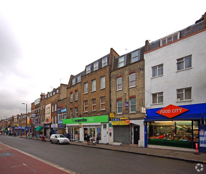 130 Essex Rd, Londres à vendre - Photo de l’immeuble – Image 2 sur 3