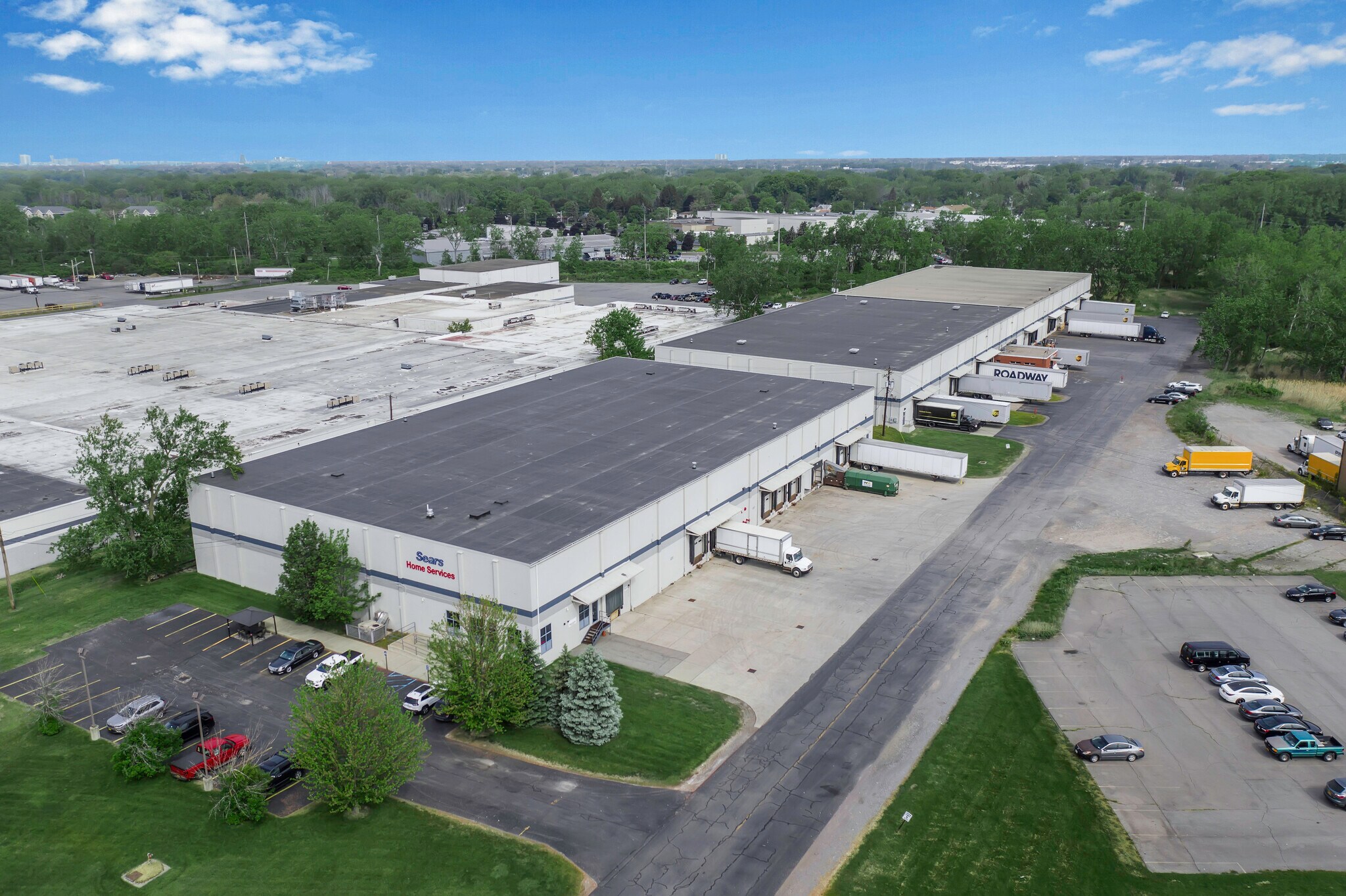 40-60 Industrial Pky, Cheektowaga, NY à louer Photo principale– Image 1 sur 9