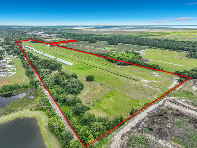 7001 W Jones Ave, Mount Dora, FL à vendre - Photo principale – Image 1 sur 112