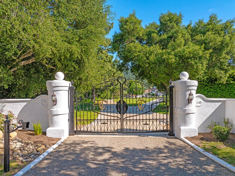120 Meadowlark Rd, Santa Ynez, CA à vendre - Photo de l’immeuble – Image 2 sur 27