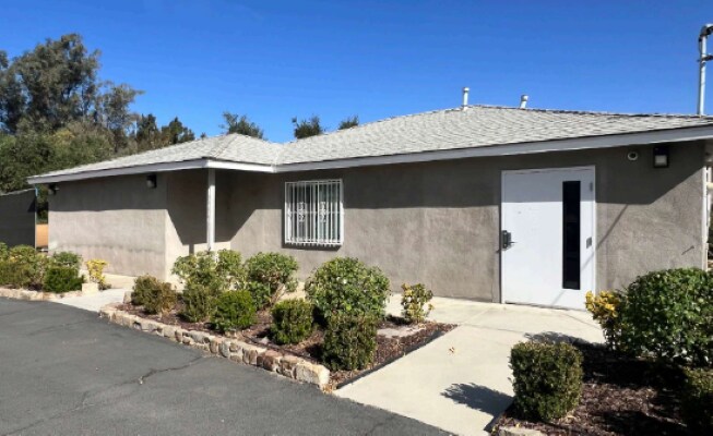 19470 Envoy Ave, Corona, CA à louer Photo principale– Image 1 sur 7