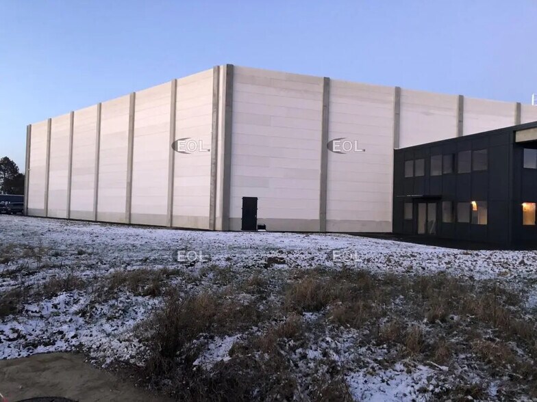 Local d’activités dans Dourdan à louer - Photo de l’immeuble – Image 1 sur 1