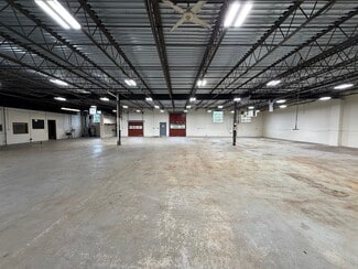 Plus de détails pour 6677 Moore Rd, Mattydale, NY - Local d'activités à louer