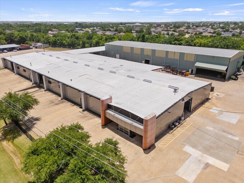 905 E Broad St, Forney, TX à louer - Photo de l’immeuble – Image 2 sur 29