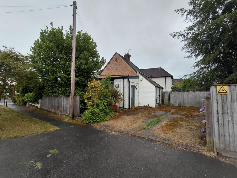 62 Well Ln, Woking à louer - Photo de l’immeuble – Image 2 sur 2