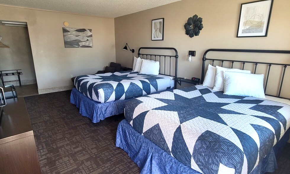 3538 US 40, Oakley, KS à vendre - Photo de l’immeuble – Image 2 sur 6