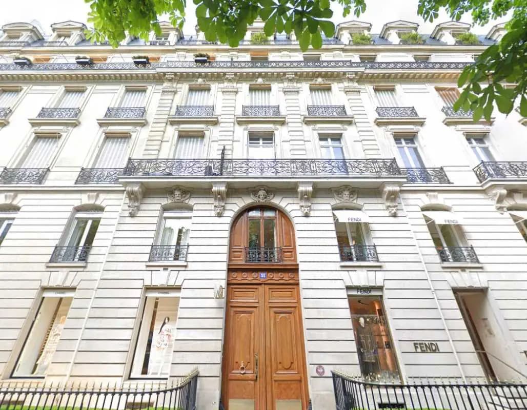 51-55 Avenue Montaigne, Paris à louer Photo de l’immeuble– Image 1 sur 13